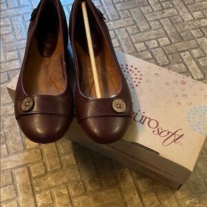 Women's Burgundy Leather Flats